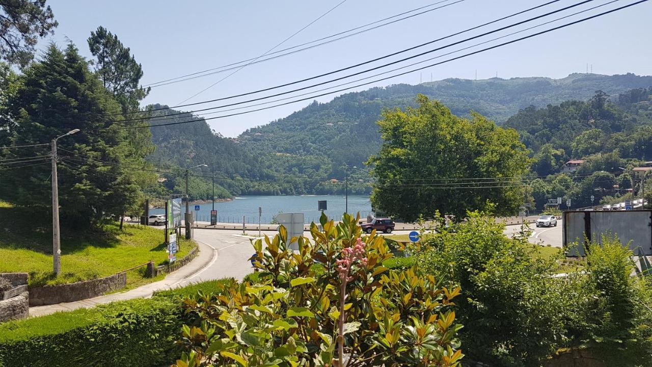Sobreiro Apartamentos Rio Caldo Exterior photo